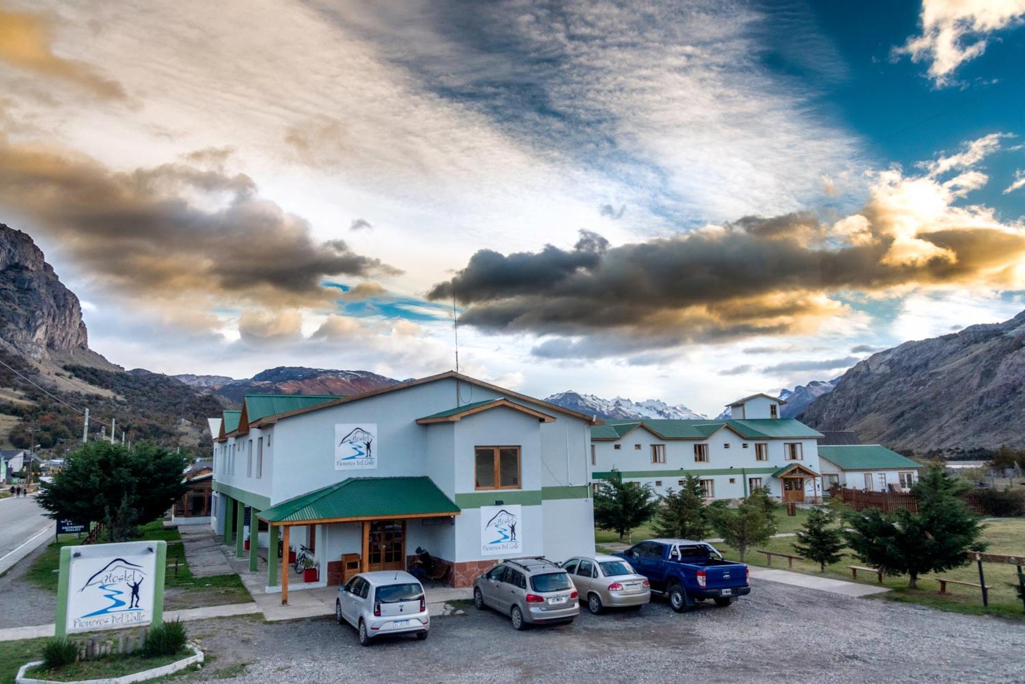Hostel Pioneros Del Valle El Chaltén Exterior foto